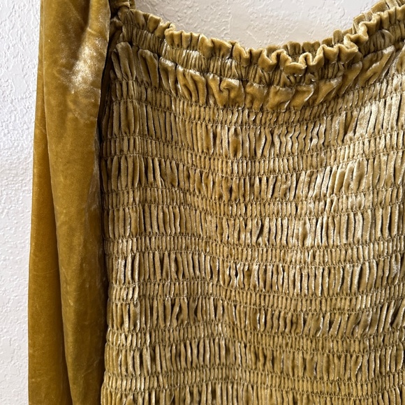 Anthropologie Puff-Sleeved Velvet Blouse Size Small - Picture 5 of 6
